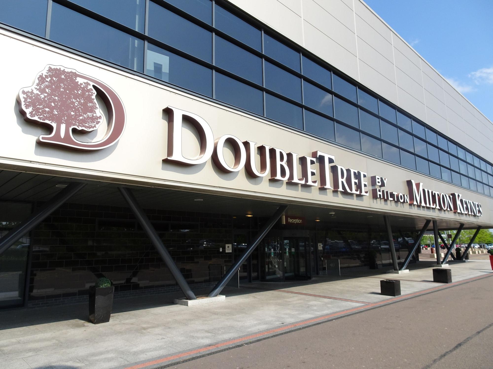 Vista Exterior DoubleTree by Hilton Milton Keynes