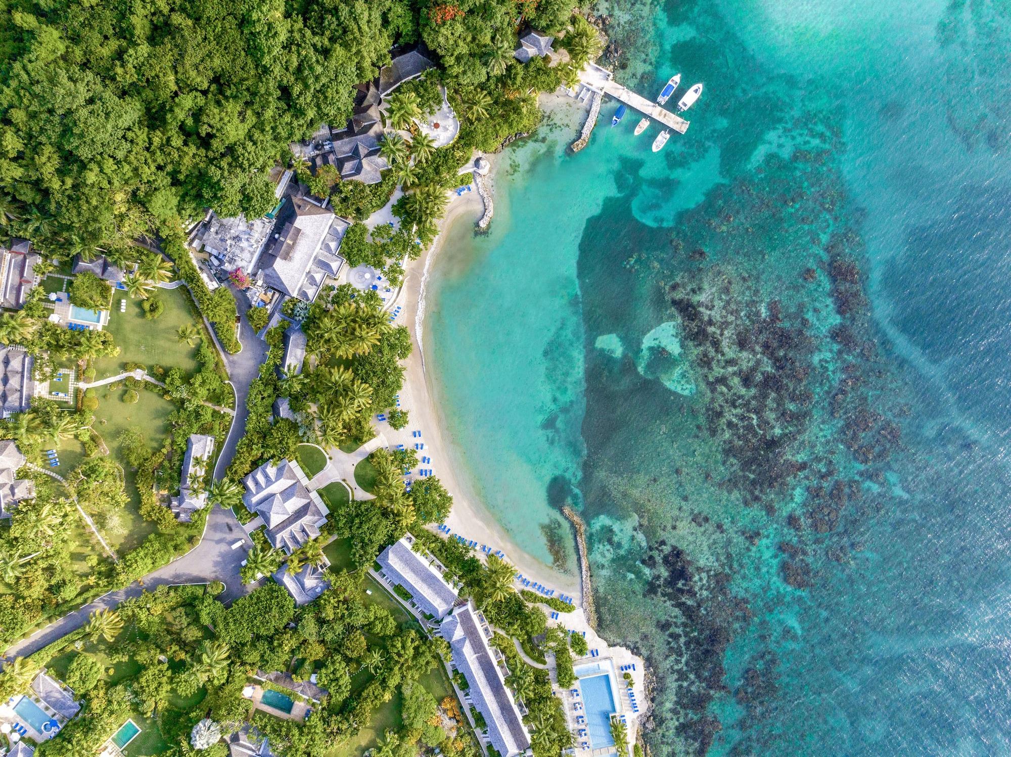 Vista Exterior Round Hill Hotel And Villas