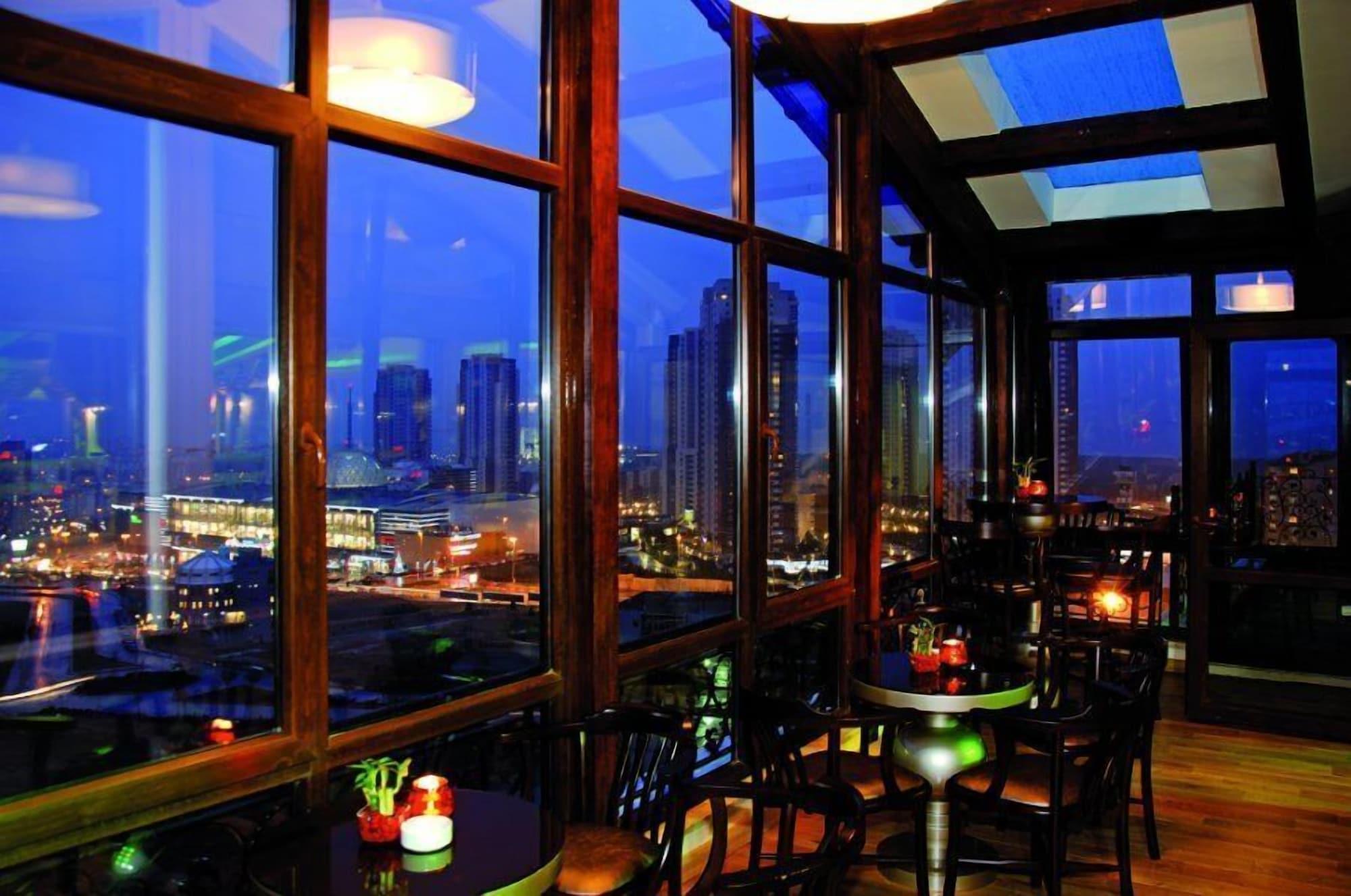 Bar/Salón Hotel Monec