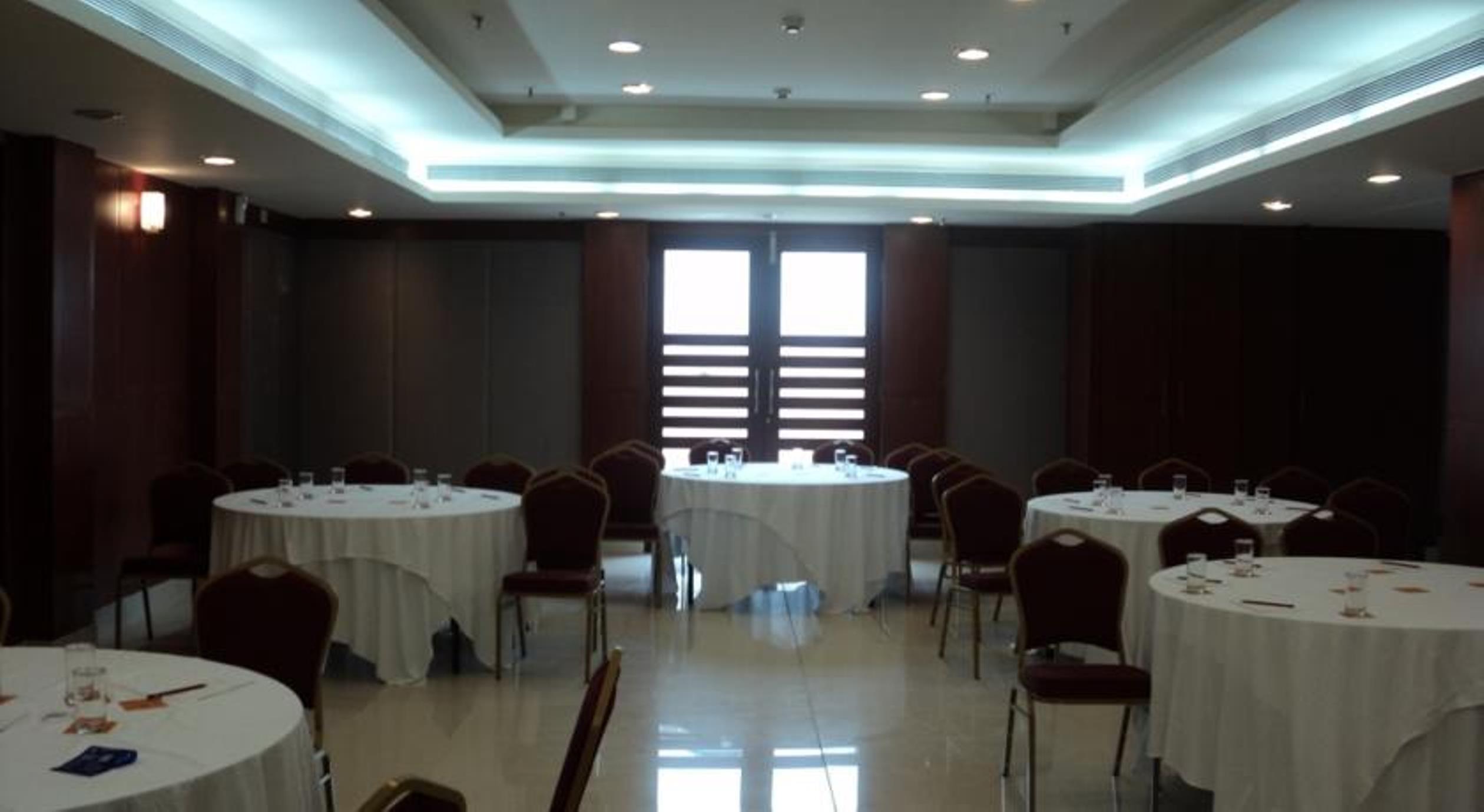 Centro de Negocios Citrus Classic Bengaluru by OTHPL