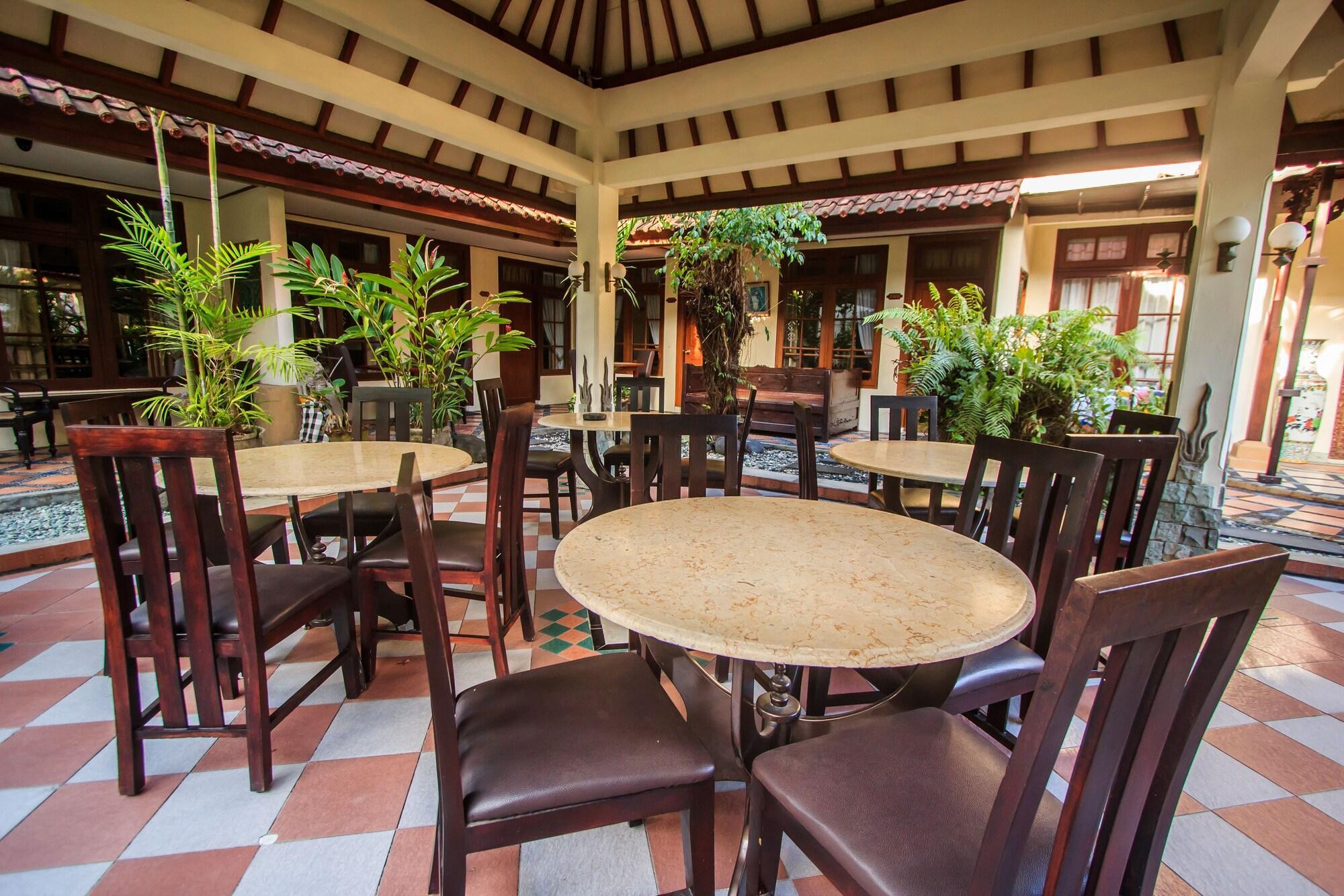 Restaurant Sri Ratu Hotel