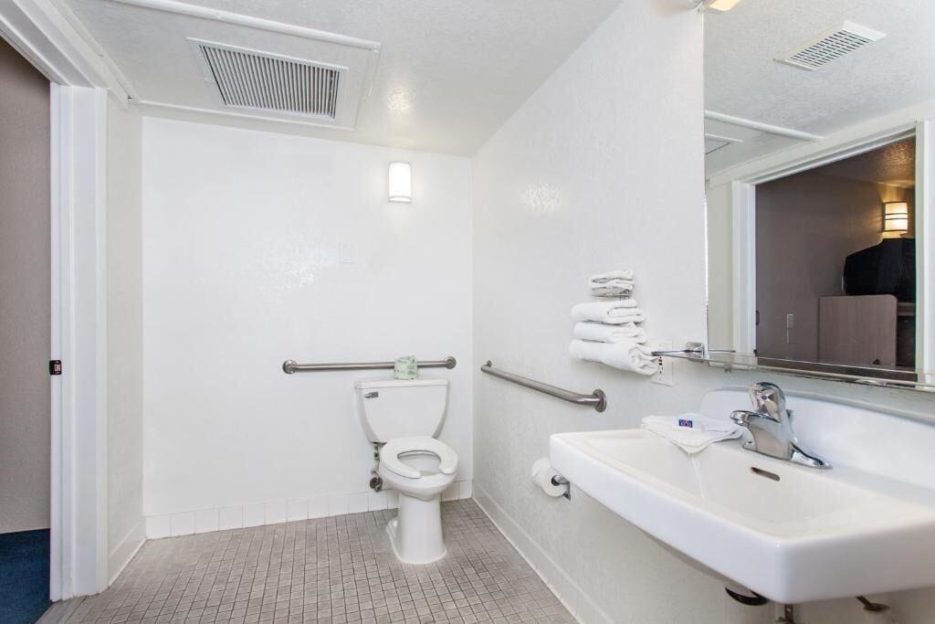 Equipamiento de Habitación Super 8 by Wyndham Turlock