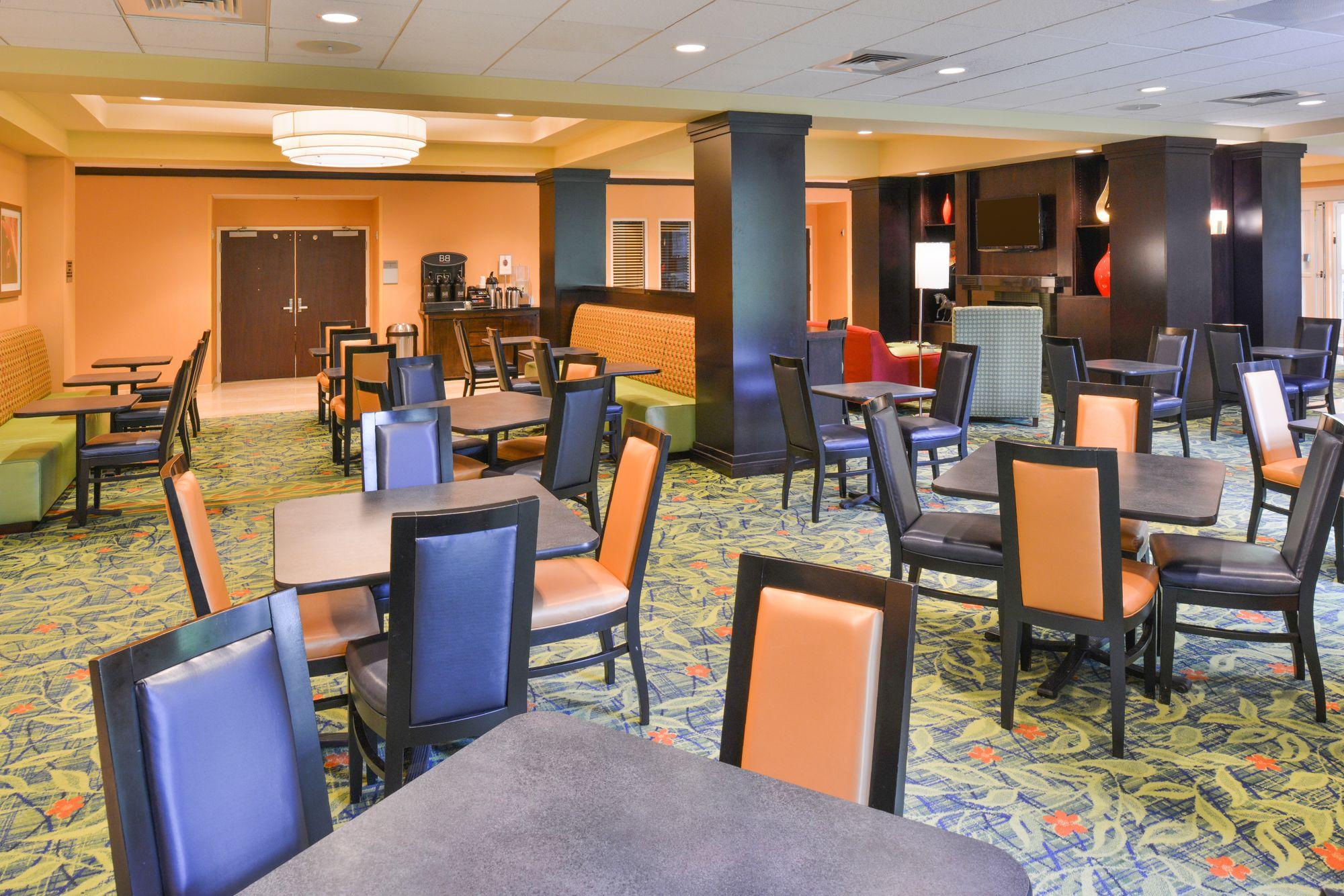 Restaurant Fairfield by Marriott Inn & Suites Tacoma Puyallup