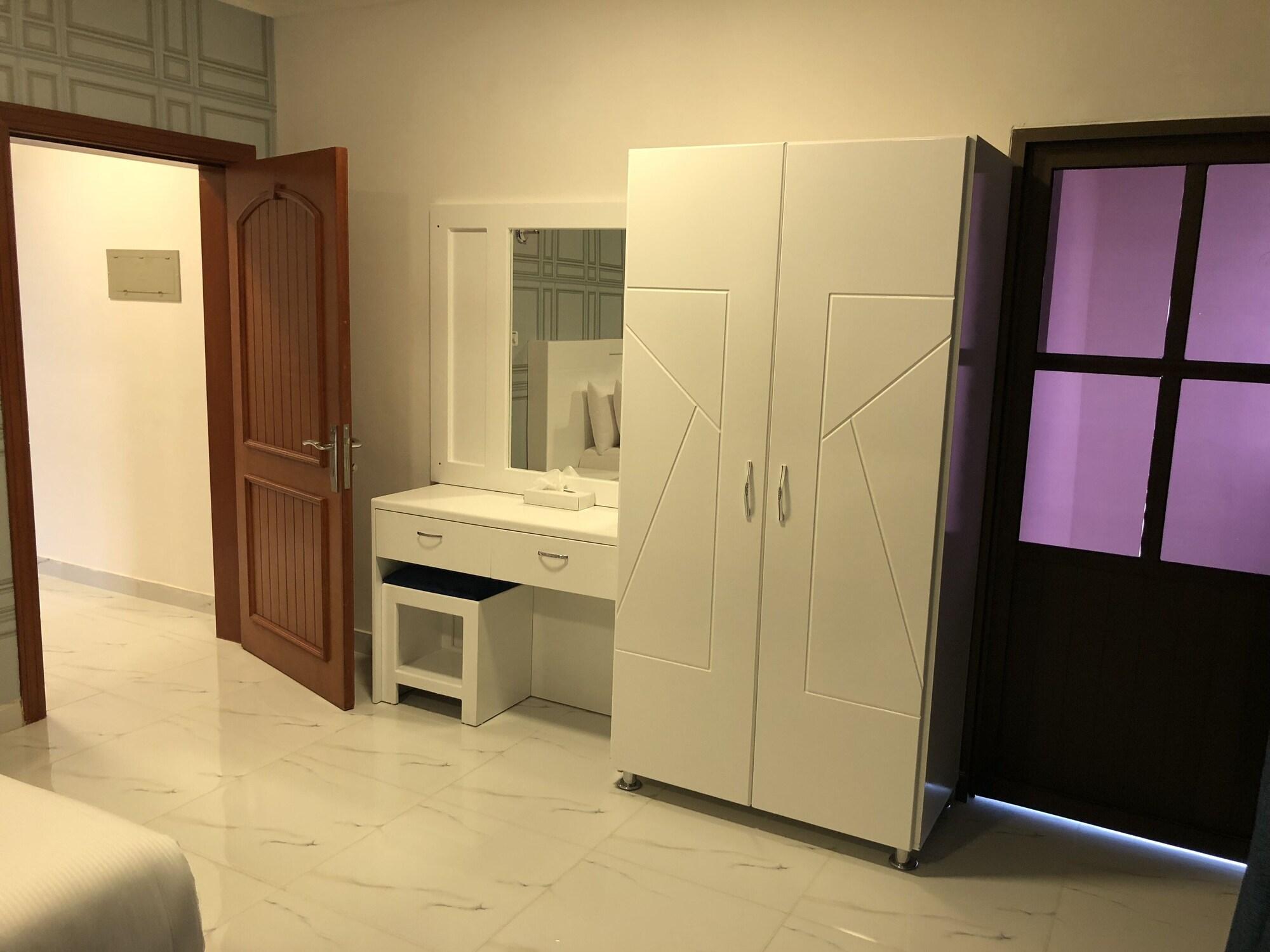 Set de Habitación OYO 105 Star House 05