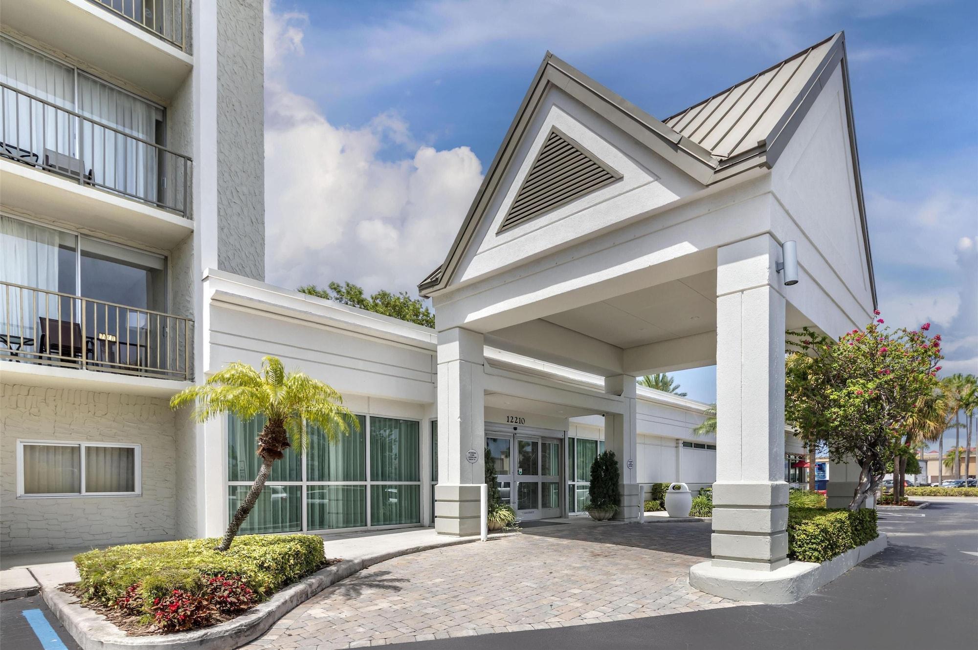 Vista Exterior Best Western Plus North Miami/Bal Harbour