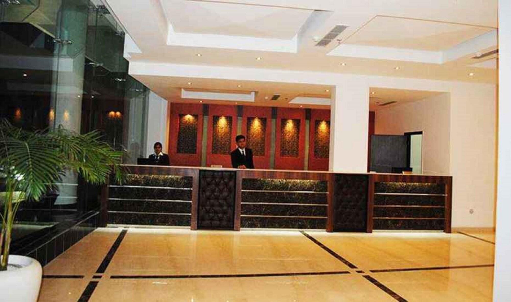 Vista Lobby MM Continental