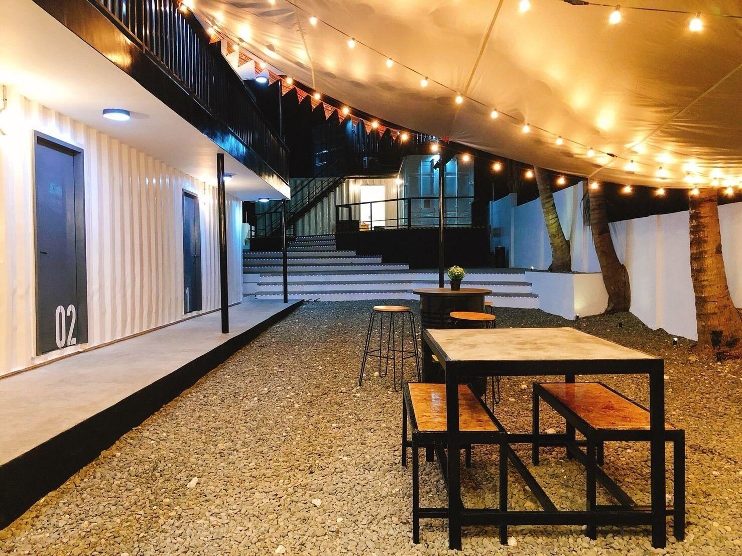 Restaurant Pig Dive Hostel