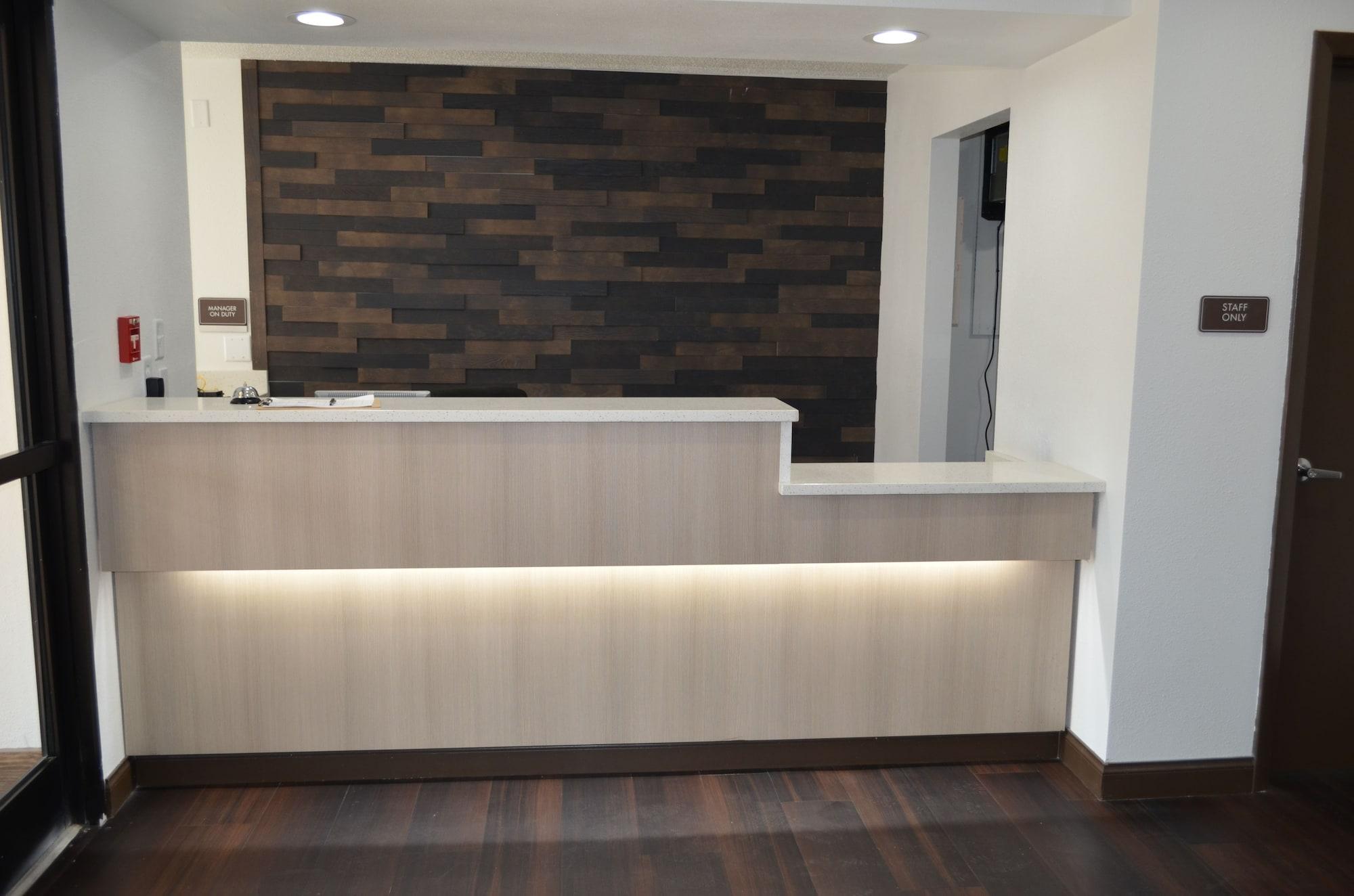 Vista Lobby Athena Inn