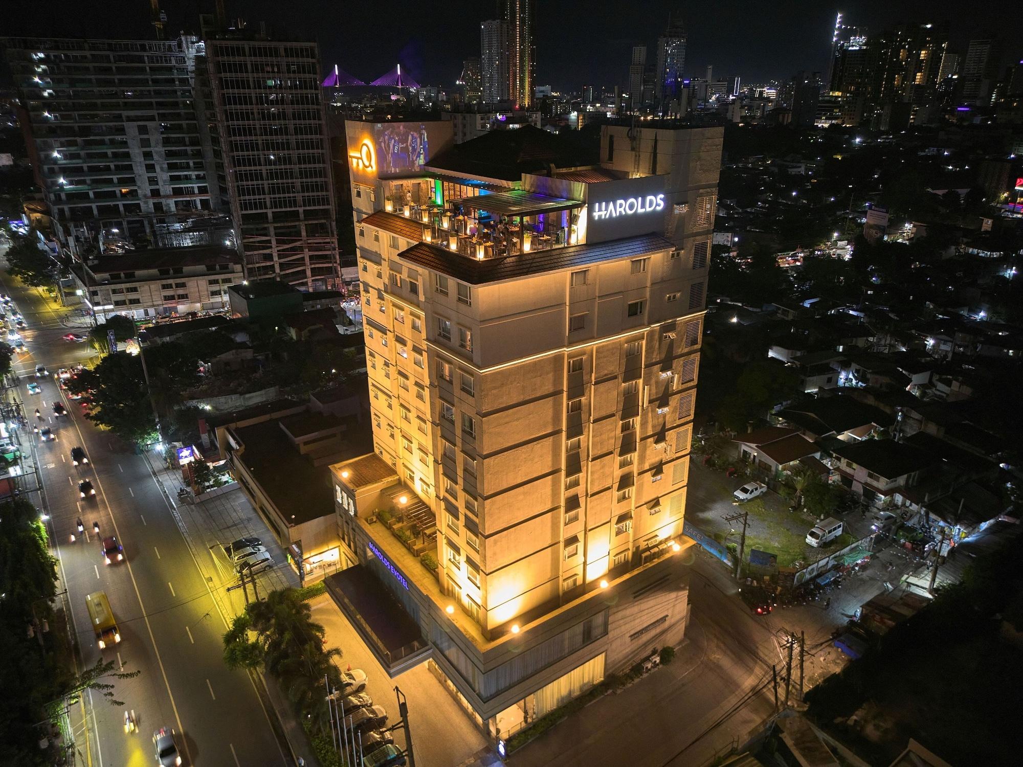 Vista Exterior Harolds Hotel CEBU
