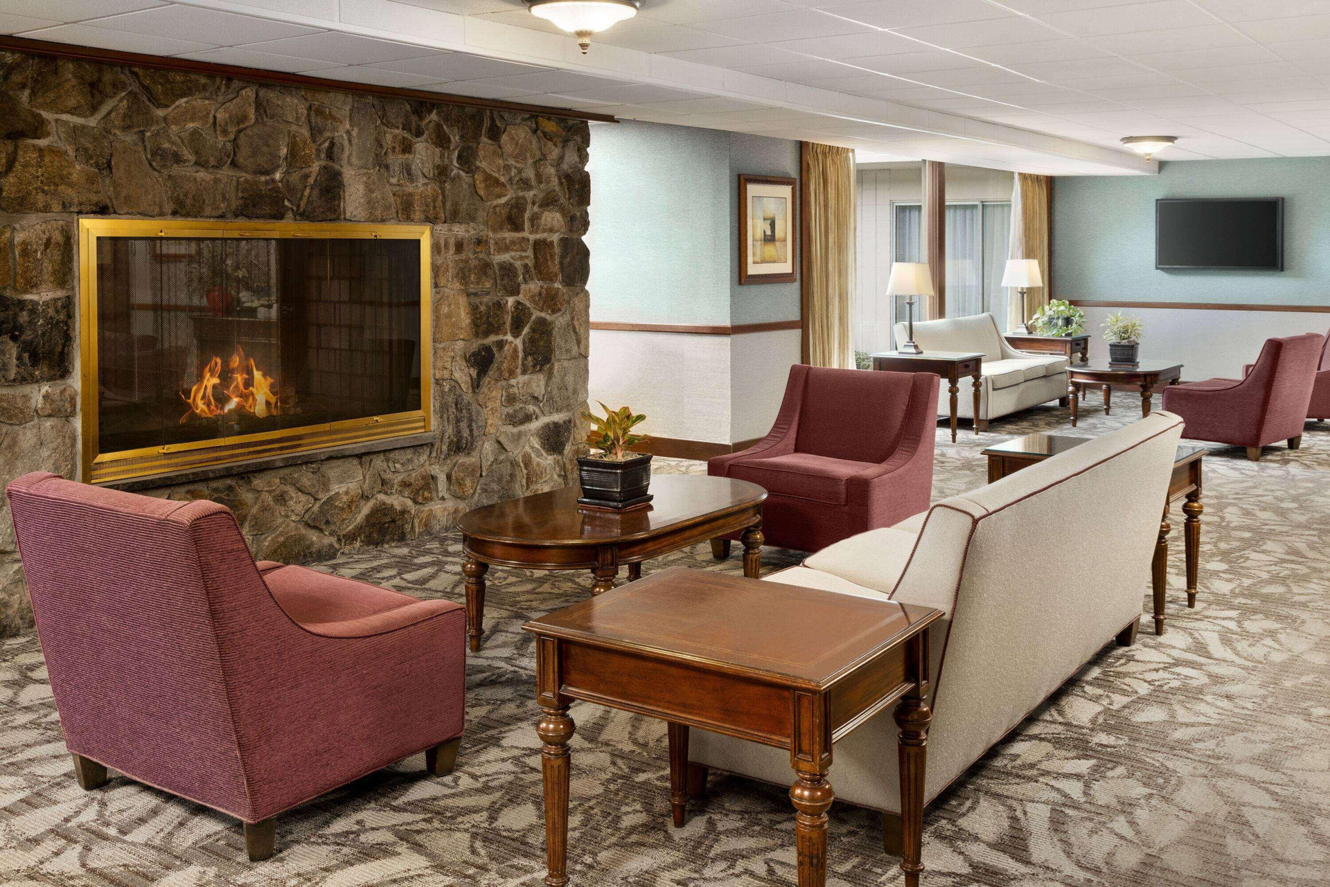 Vista Lobby Ramada Plaza by Wyndham Portland
