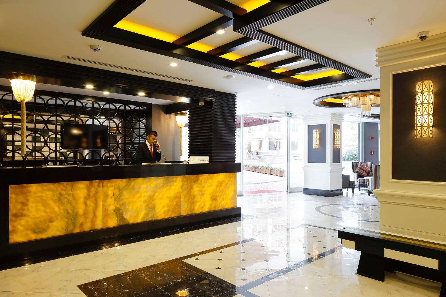 Vista Exterior Mia Berre Hotels