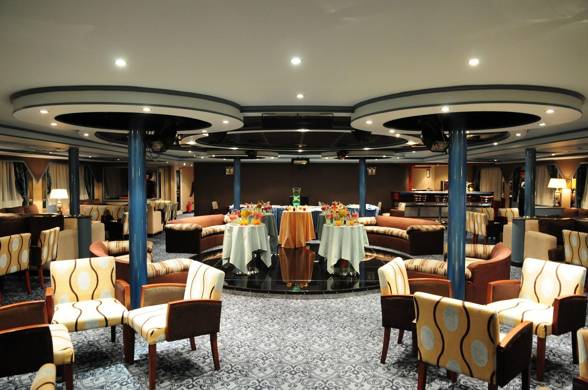 Bar/Salón MS Royal Ruby Nile Cruise, from Luxor or Aswan (Mon-Fri, Fri-Mon)