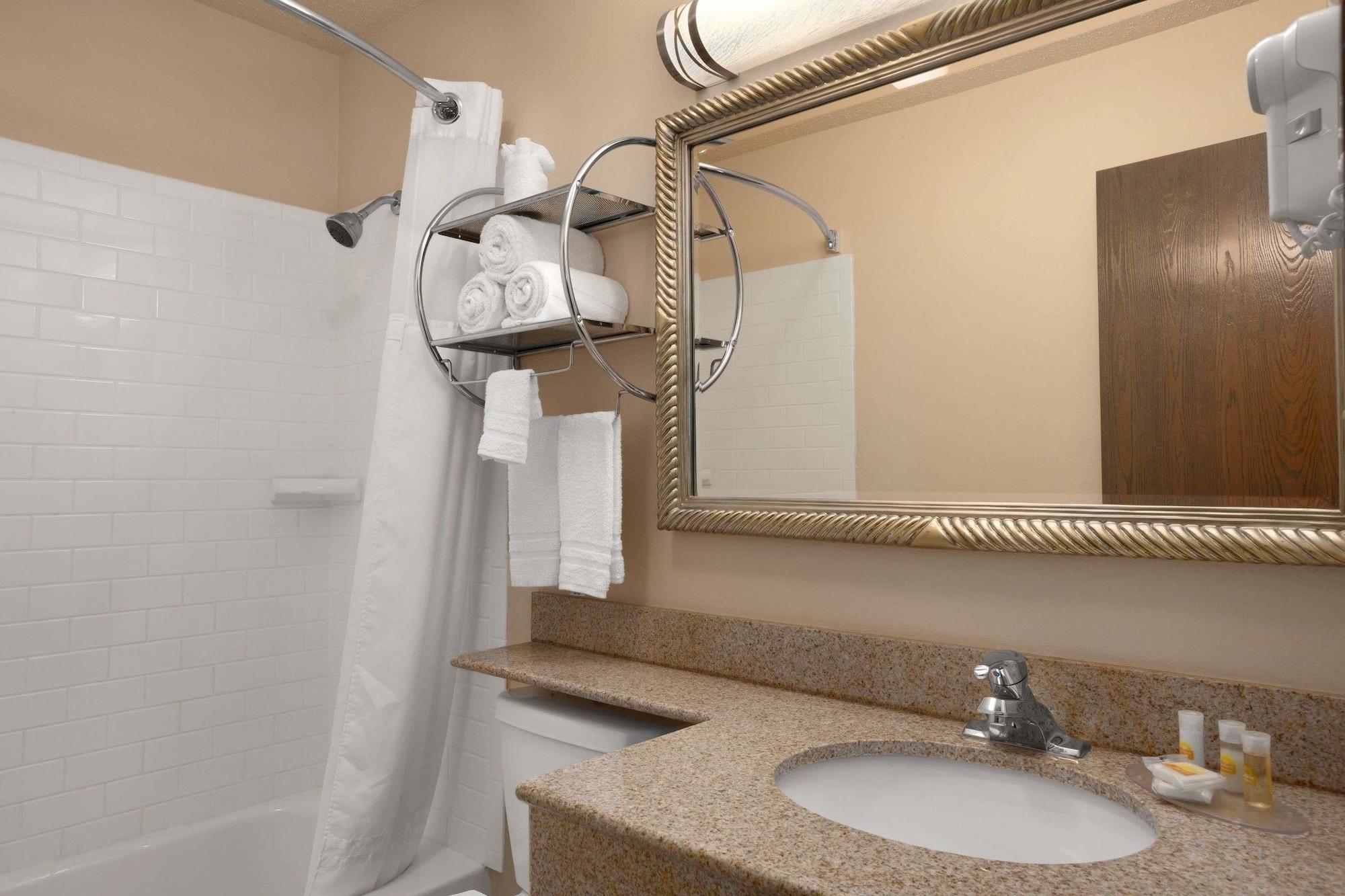 Equipamiento de Habitación Days Inn by Wyndham Keene NH