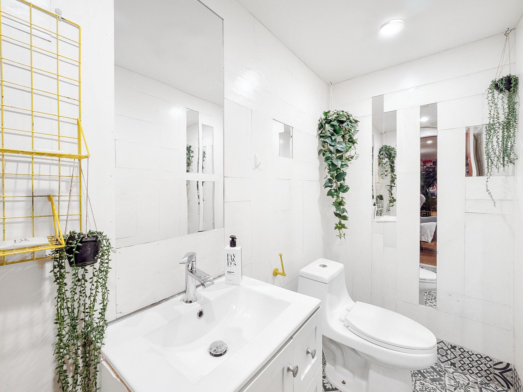 Equipamiento de Habitación BeHome by LuxUrban