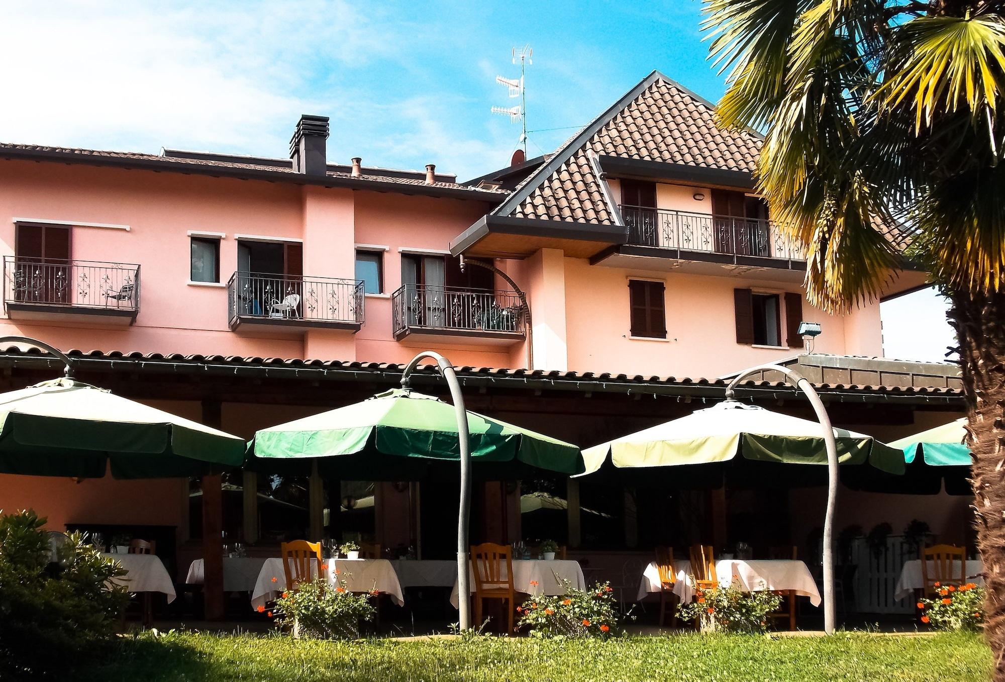 Vista Exterior Hotel Alpino