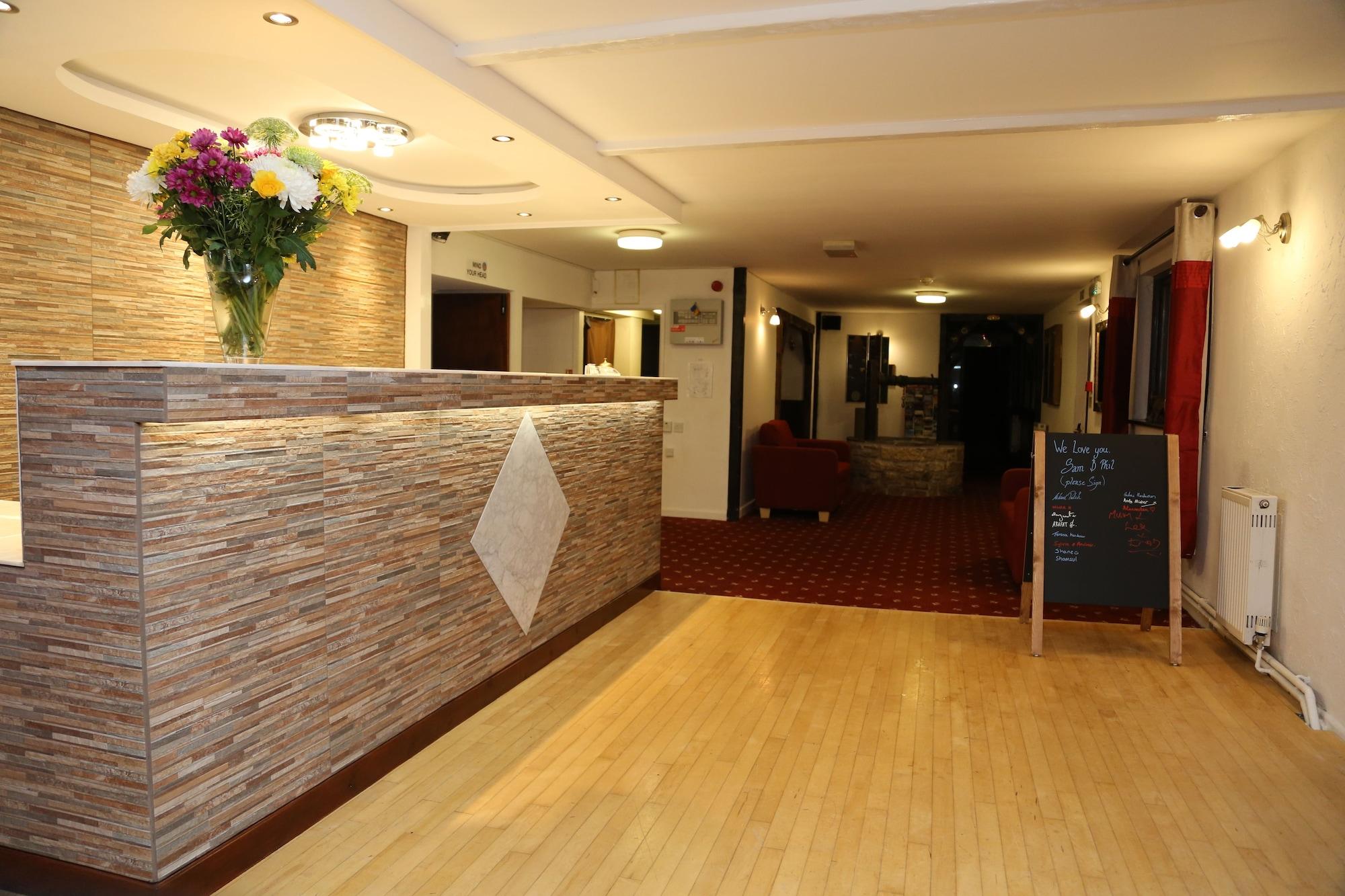 Vista Lobby Colliford Lake Hotel & Holiday Site
