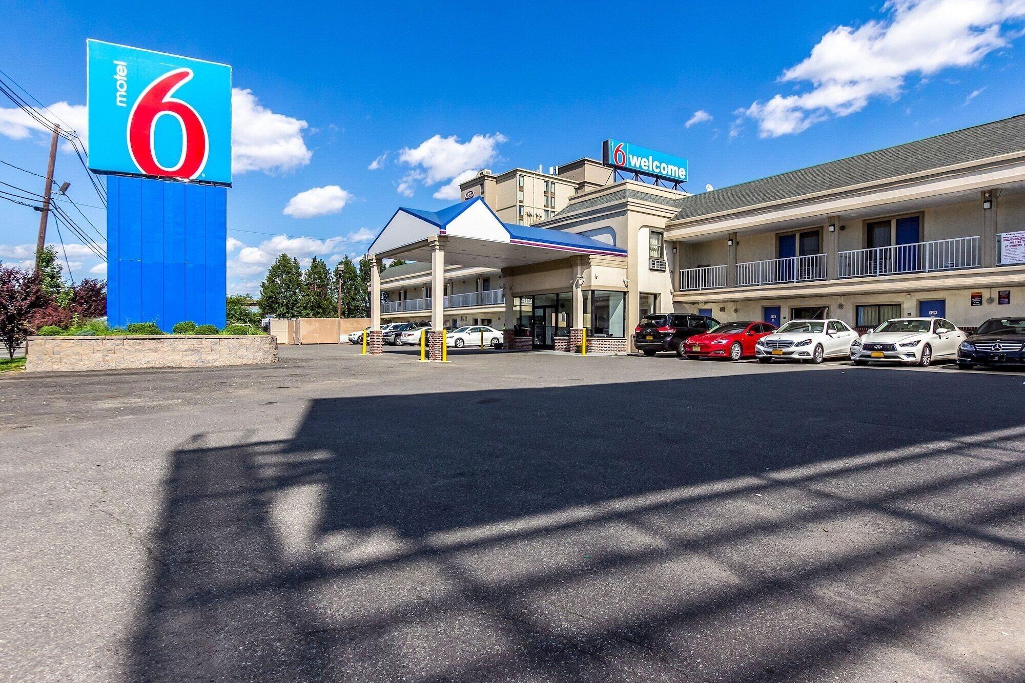 Vista Exterior Motel 6 Elizabeth, NJ - Newark Liberty Intl Airport
