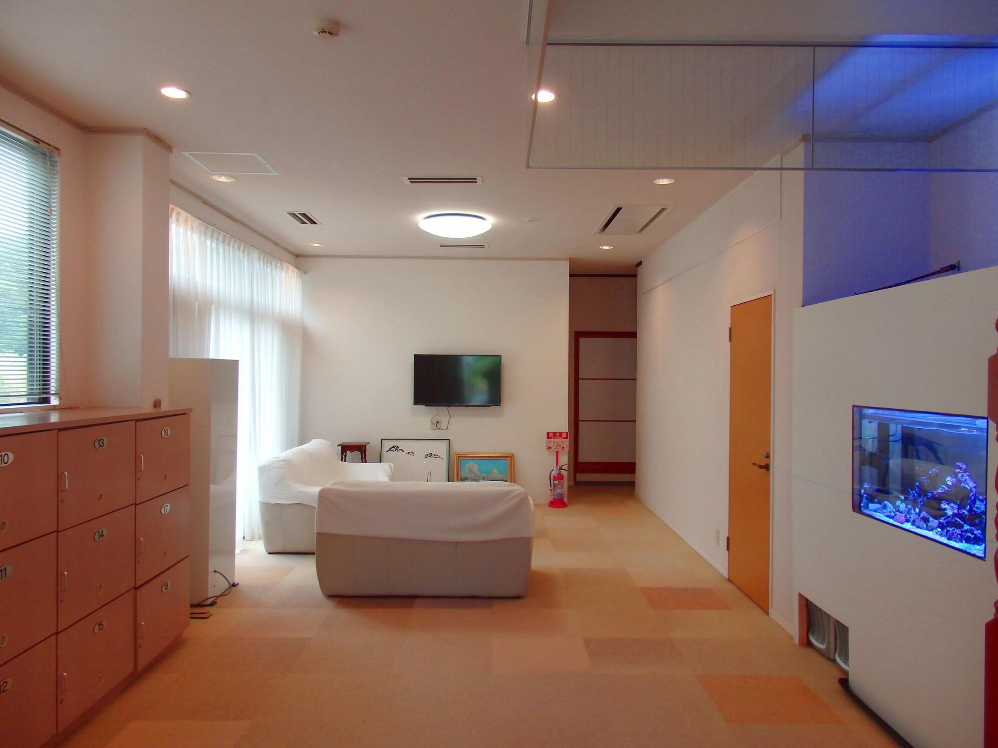 Vista Lobby Sabi Katayama
