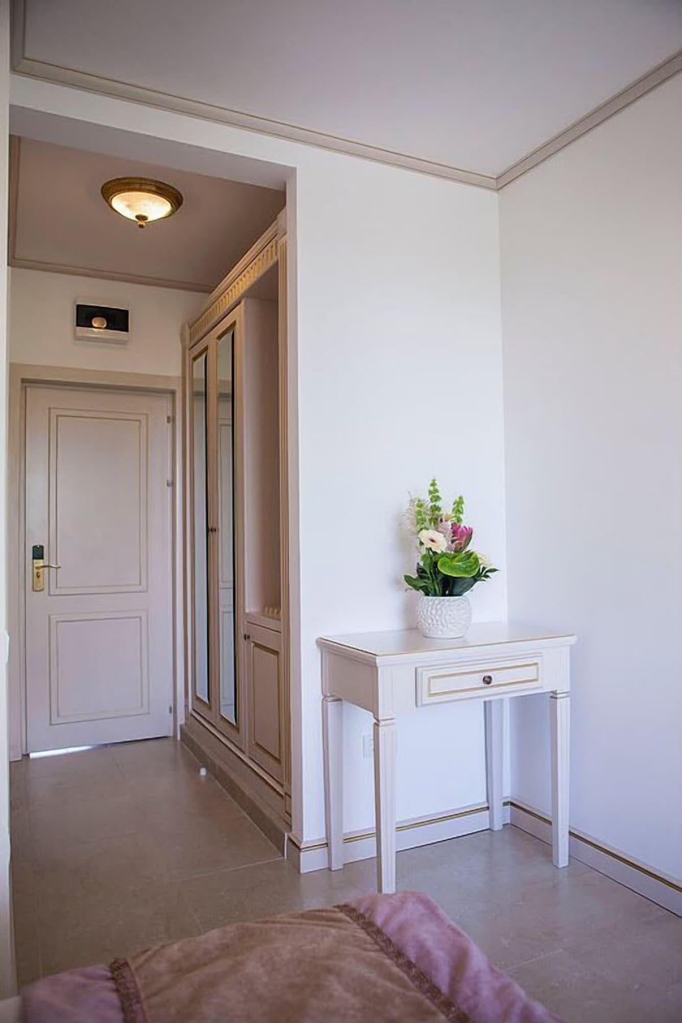 Set de Habitación Hotel Sulina International