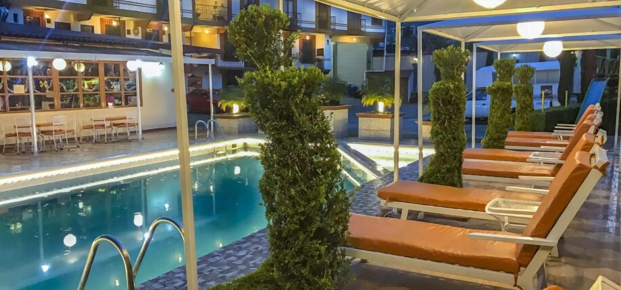 Varios Hotel & Suites Posada Molina