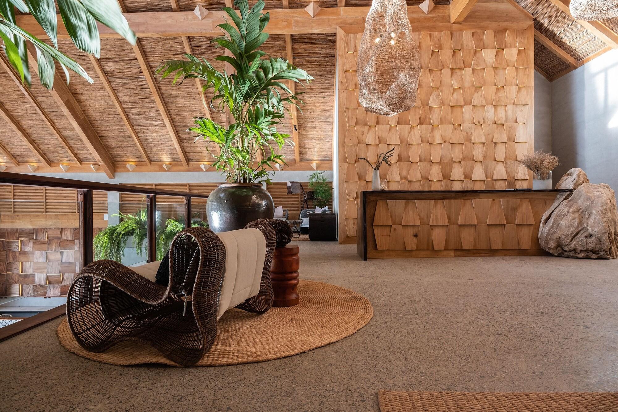 Vista Lobby Manami Resort