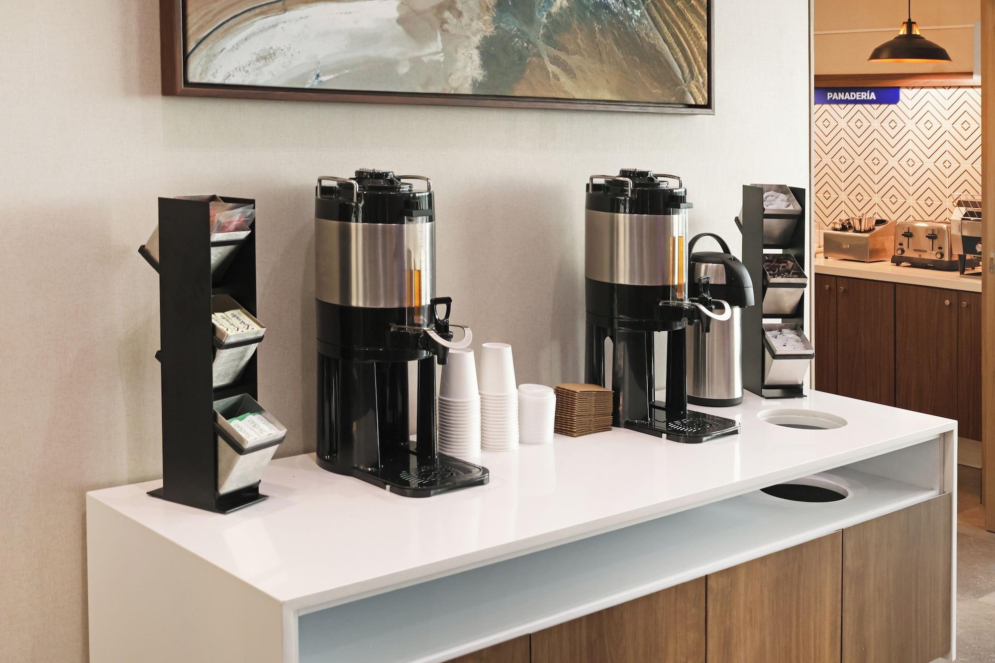 Restaurant Holiday Inn Express And Suites Monterrey Sendero