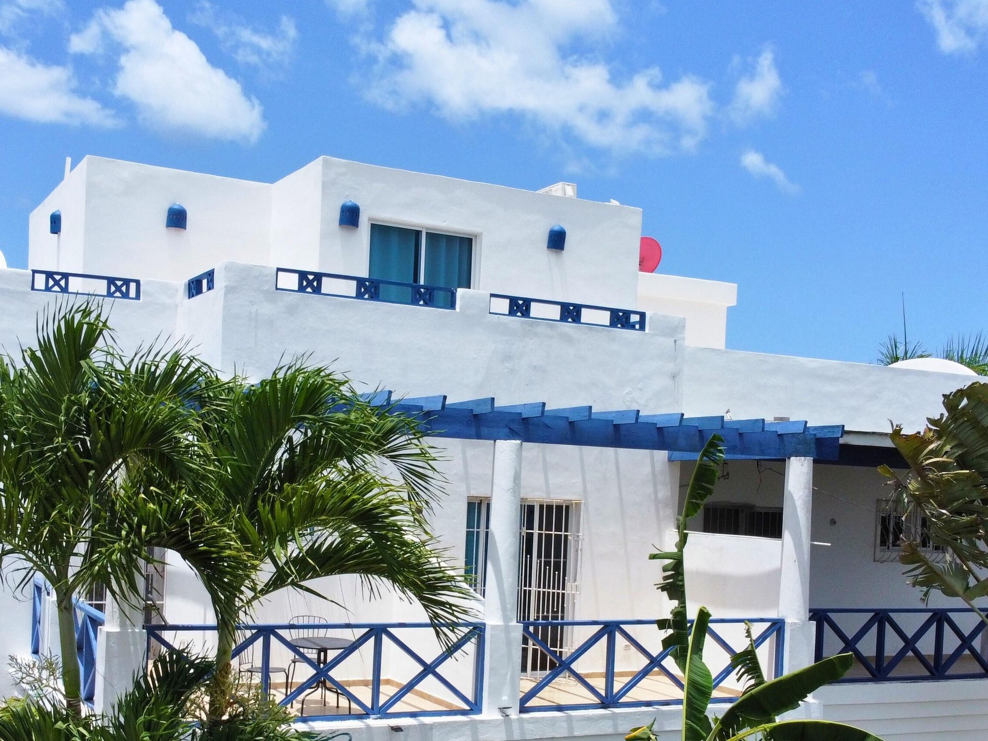 Varios Altea Tropical Inn