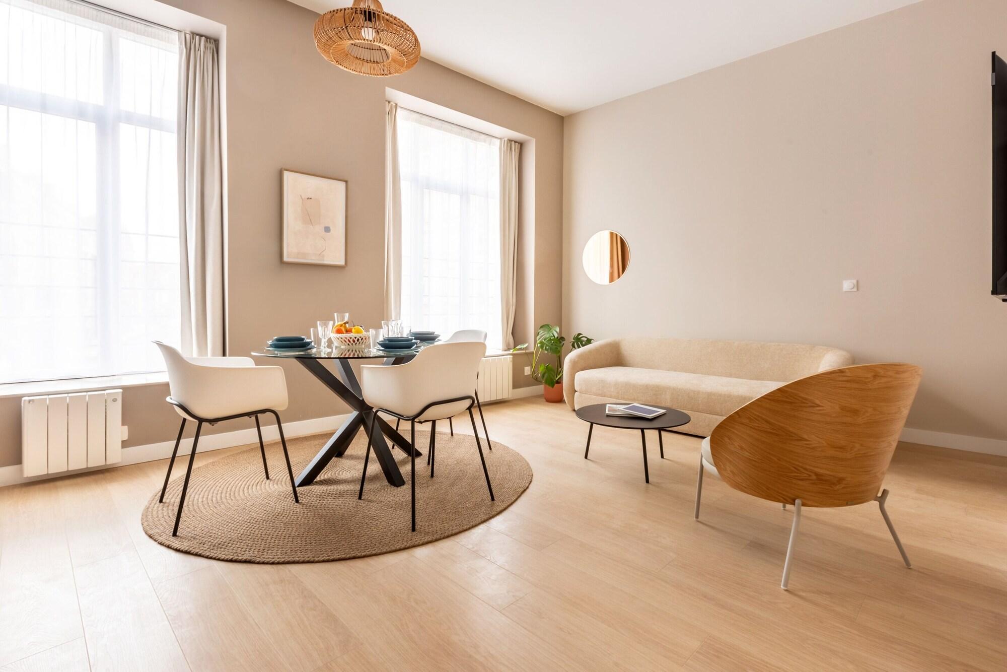 Varios Au Chat Qui Dort Lille - Gare