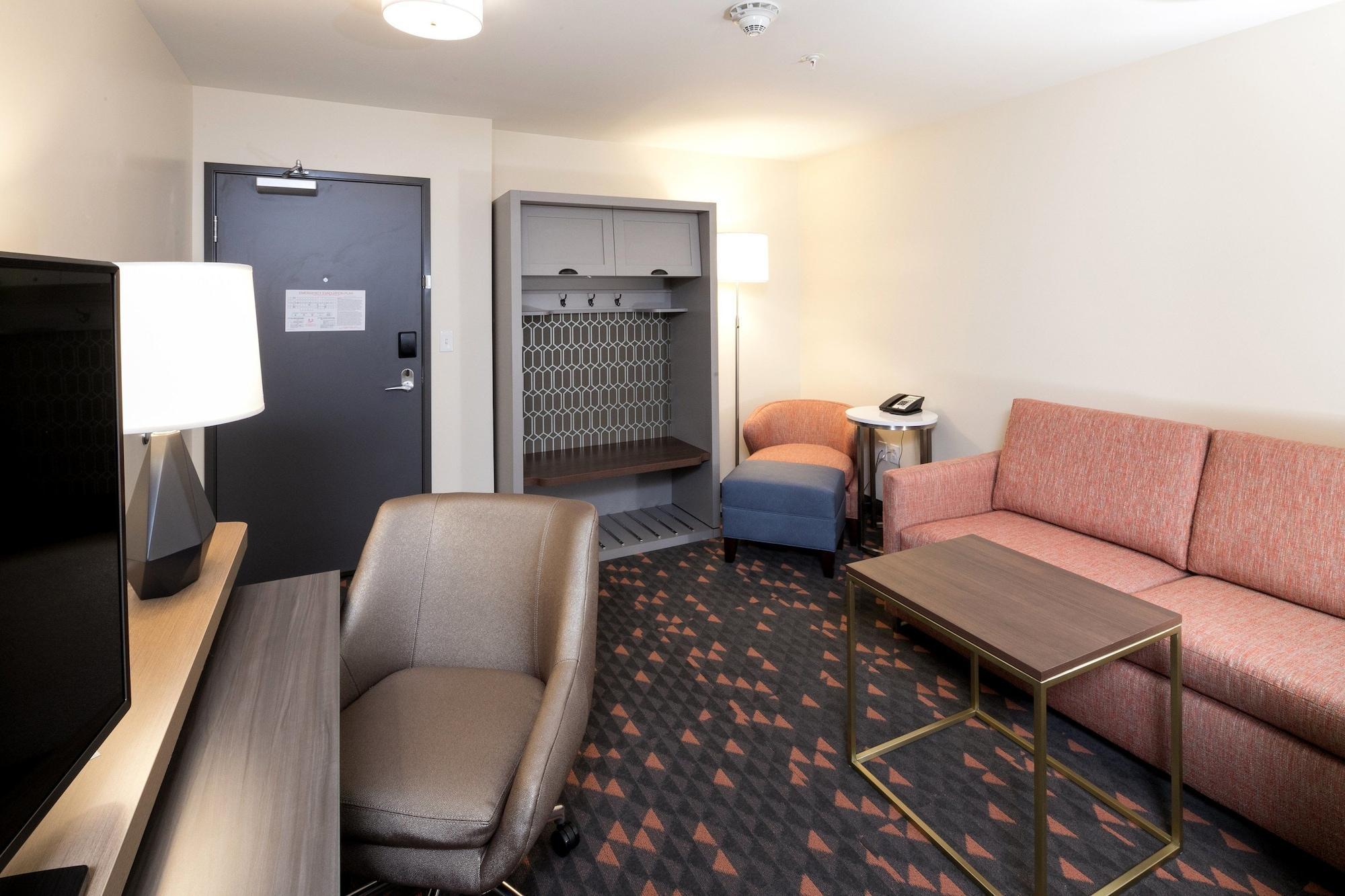 Habitación Holiday Inn Hotels and Suites Mount Pleasant by IHG
