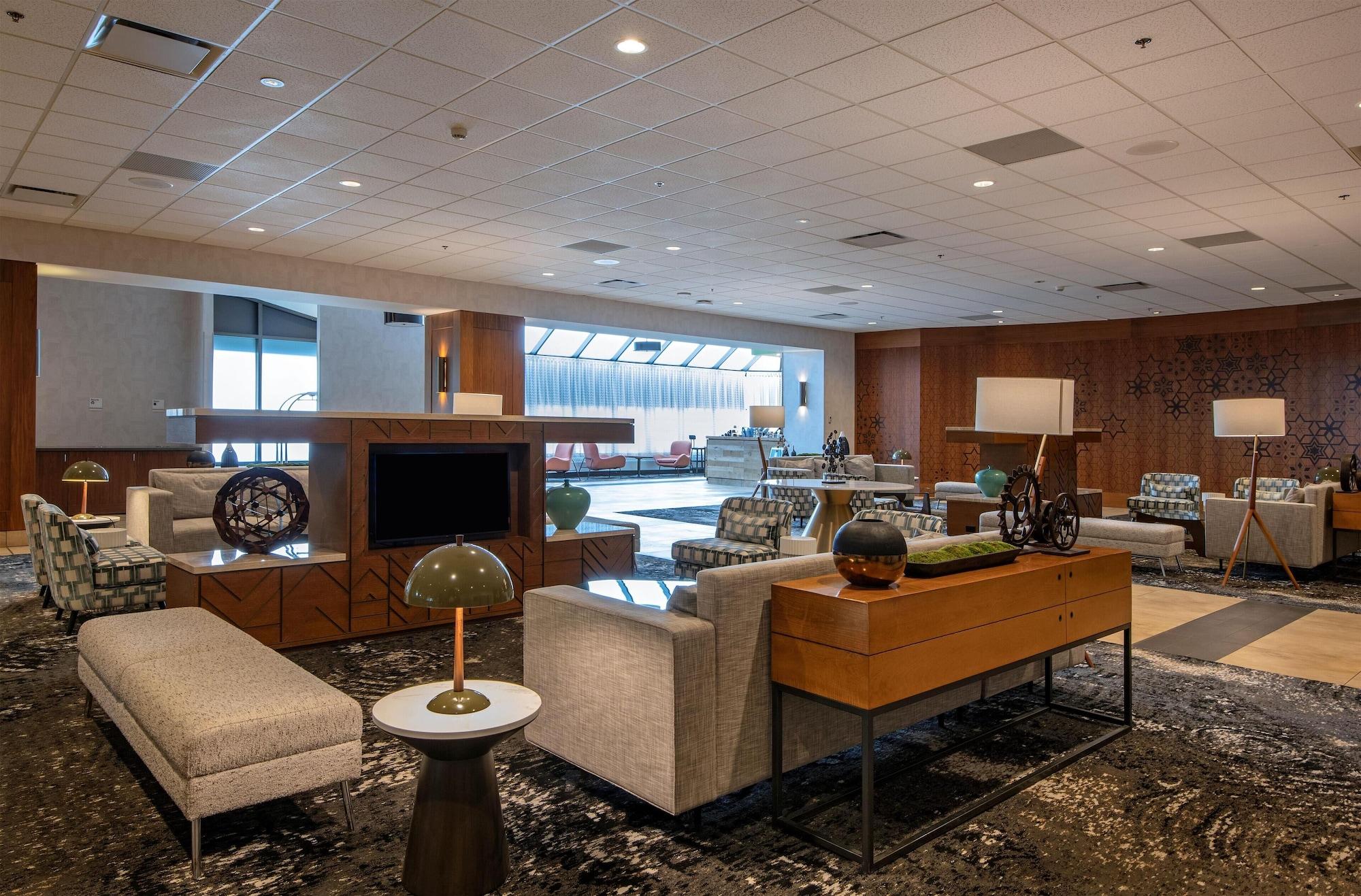 Vista Lobby DoubleTree by Hilton Hotel & Conference Centre Regina