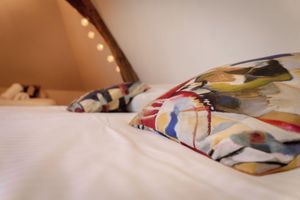 Alquiler Vacacional - 4-bed dormitory room in the Château outbuilding overlooking the Loire River