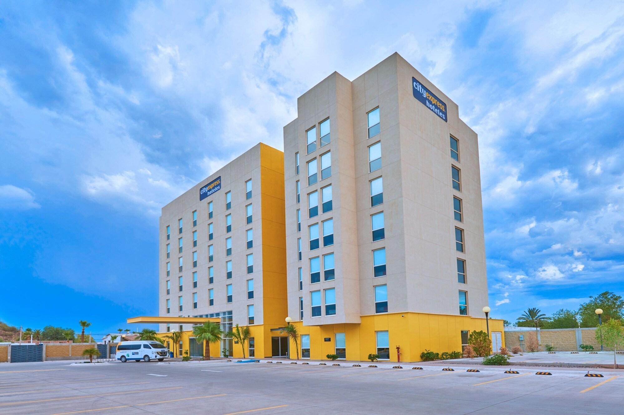 Vista Exterior City Express by Marriott Caborca