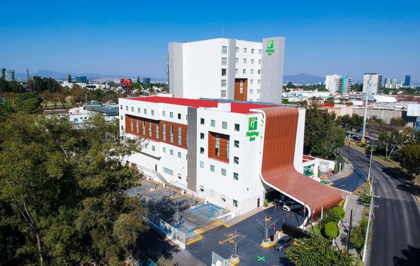 Holiday Inn Guadalajara Patria Universidad by IHG - Hoteles cerca de Andares en Guadalajara