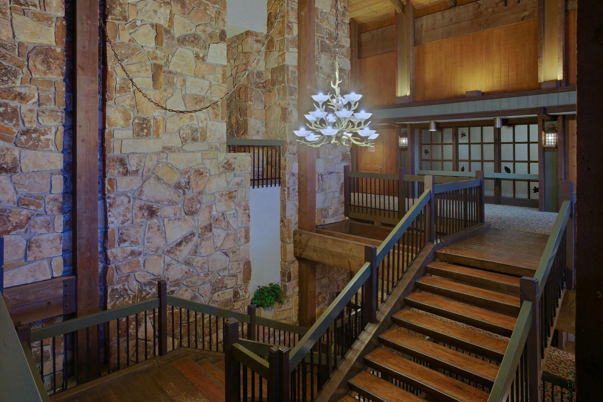 Vista Lobby Salt Fork Lodge and Conference Center