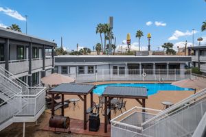 Alojamiento - Laredo Hotel Inn
