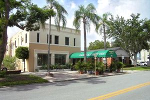 Alojamiento - The Inn on Third