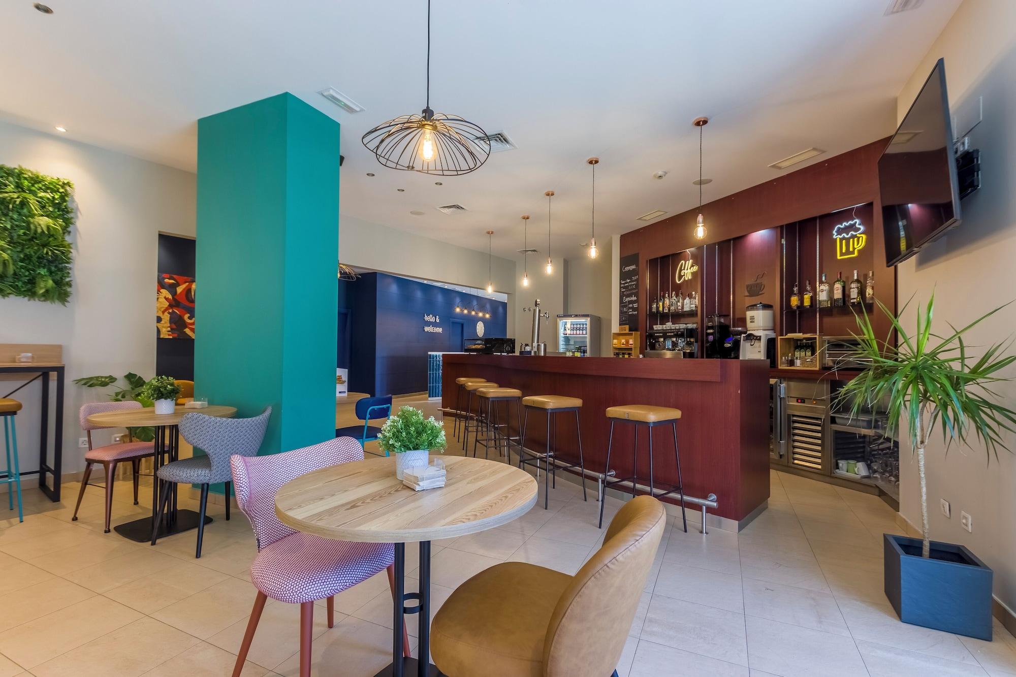 Bar/Salón Travelodge Madrid Alcala de Henares