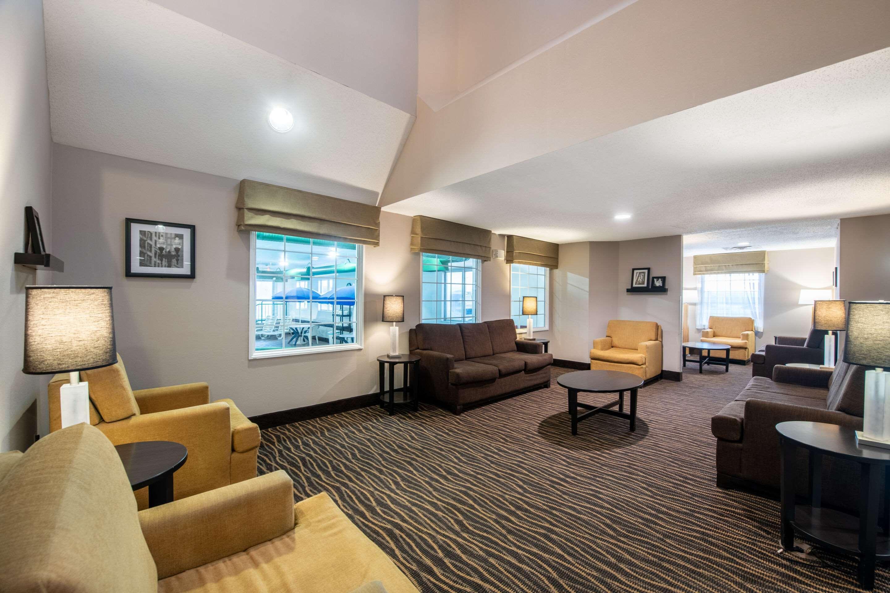 Vista Lobby Sleep Inn & Suites Green Bay South