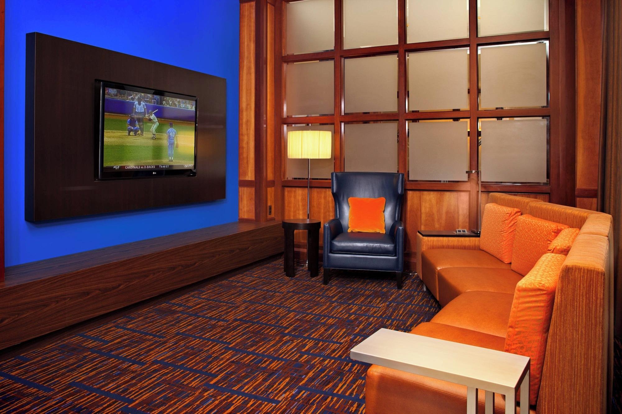 Vista Lobby Courtyard by Marriott Baltimore Downtown/Inner Harbor