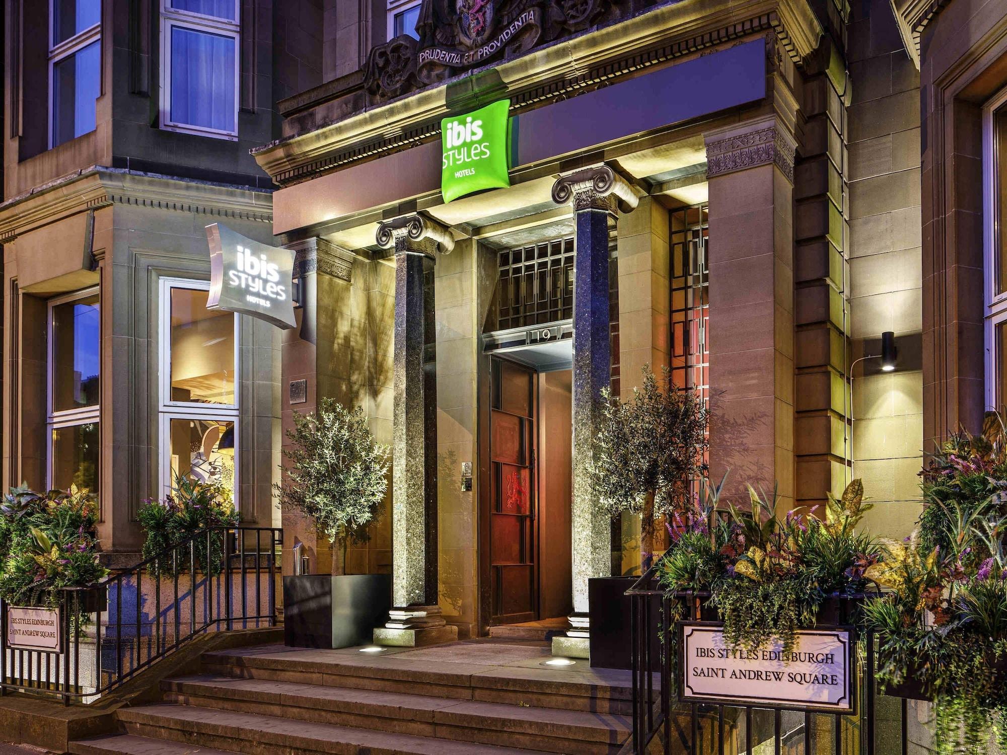 Varios ibis Styles Edinburgh Centre St Andrew Square