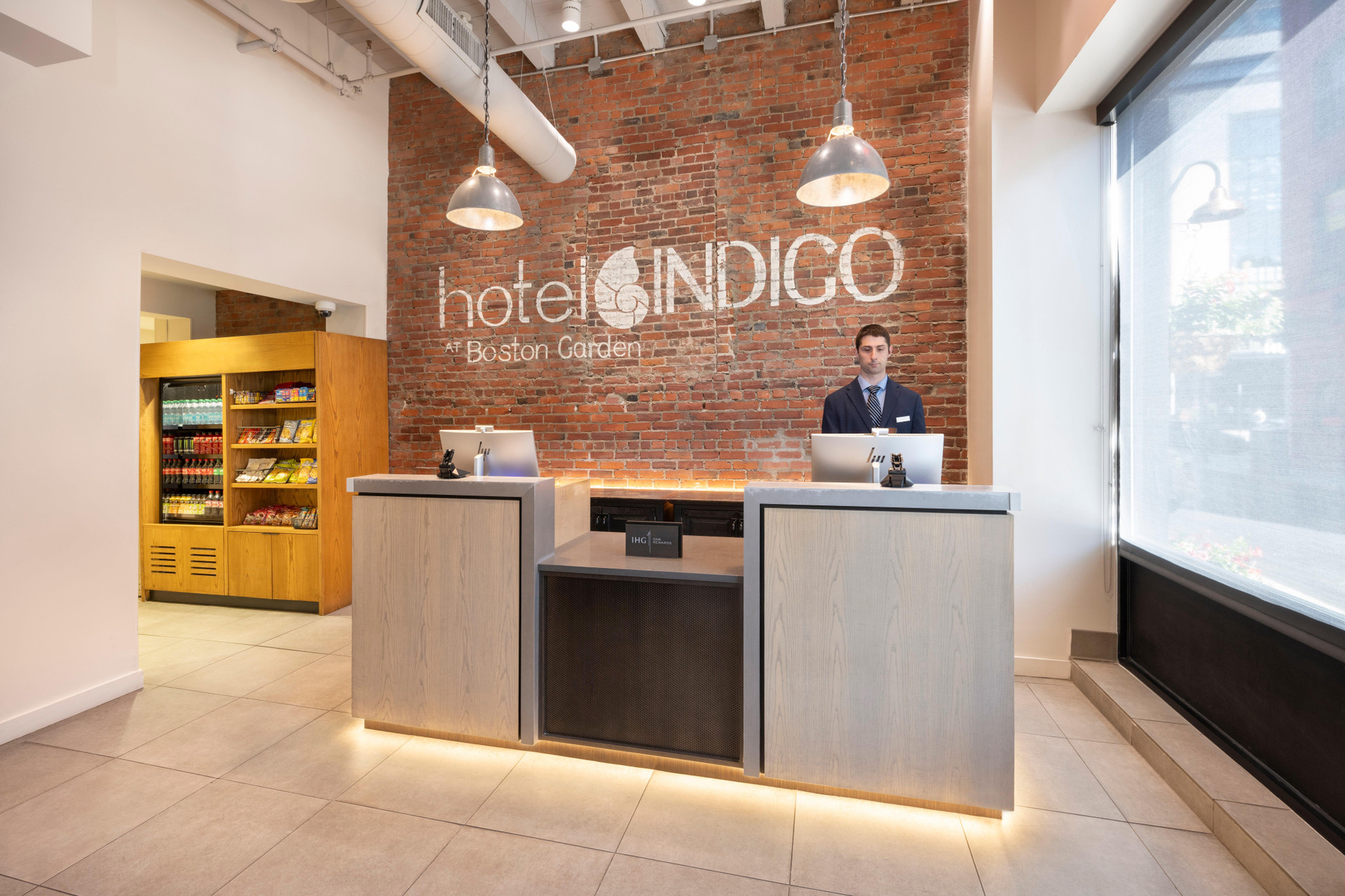 Vista Lobby Hotel Indigo Boston Garden by IHG