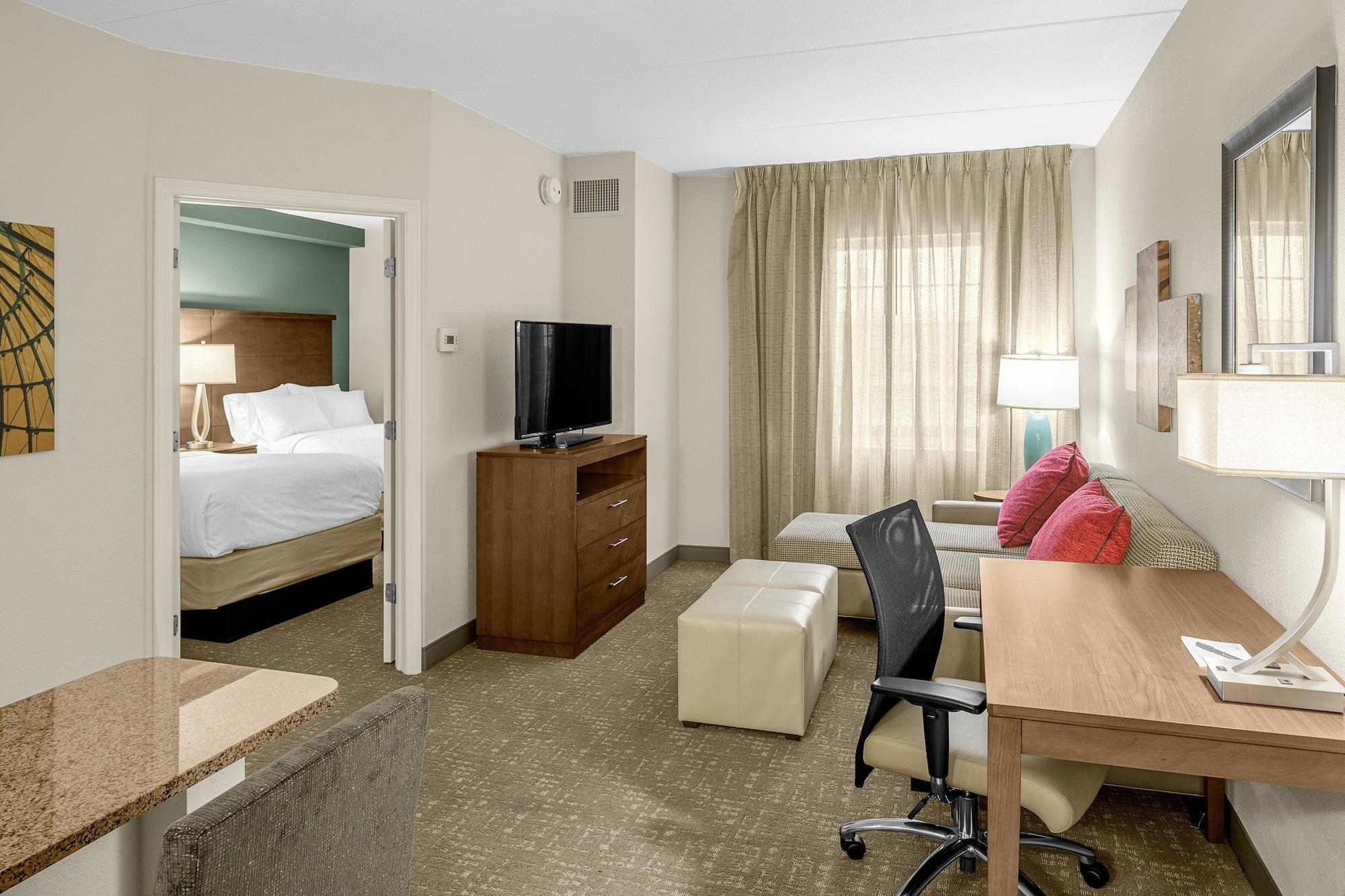 Habitación Staybridge Suites Chattanooga at Hamilton Place by IHG