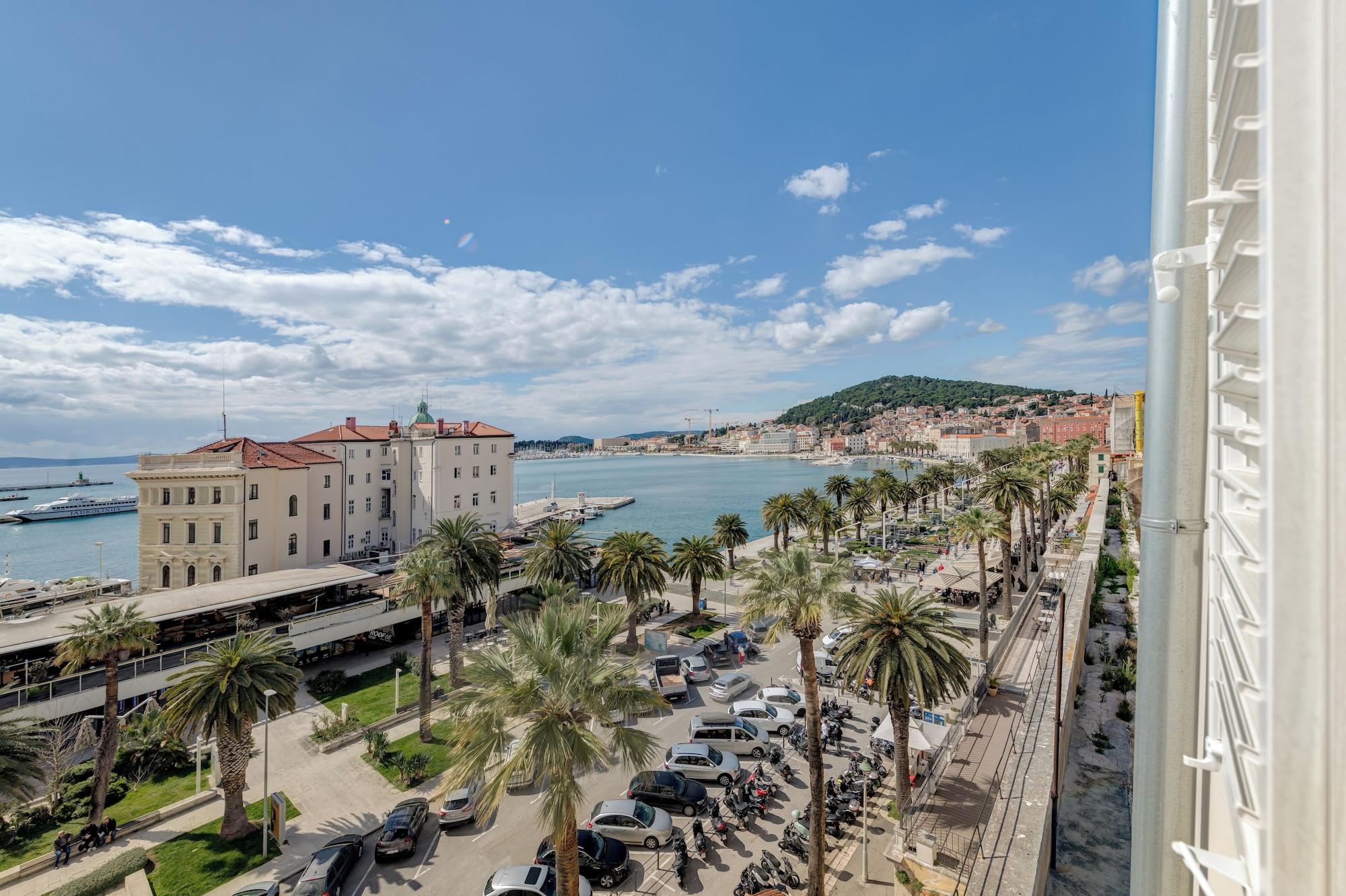 Playa Grand Palace Luxury Retreat - Tale Of The Sea