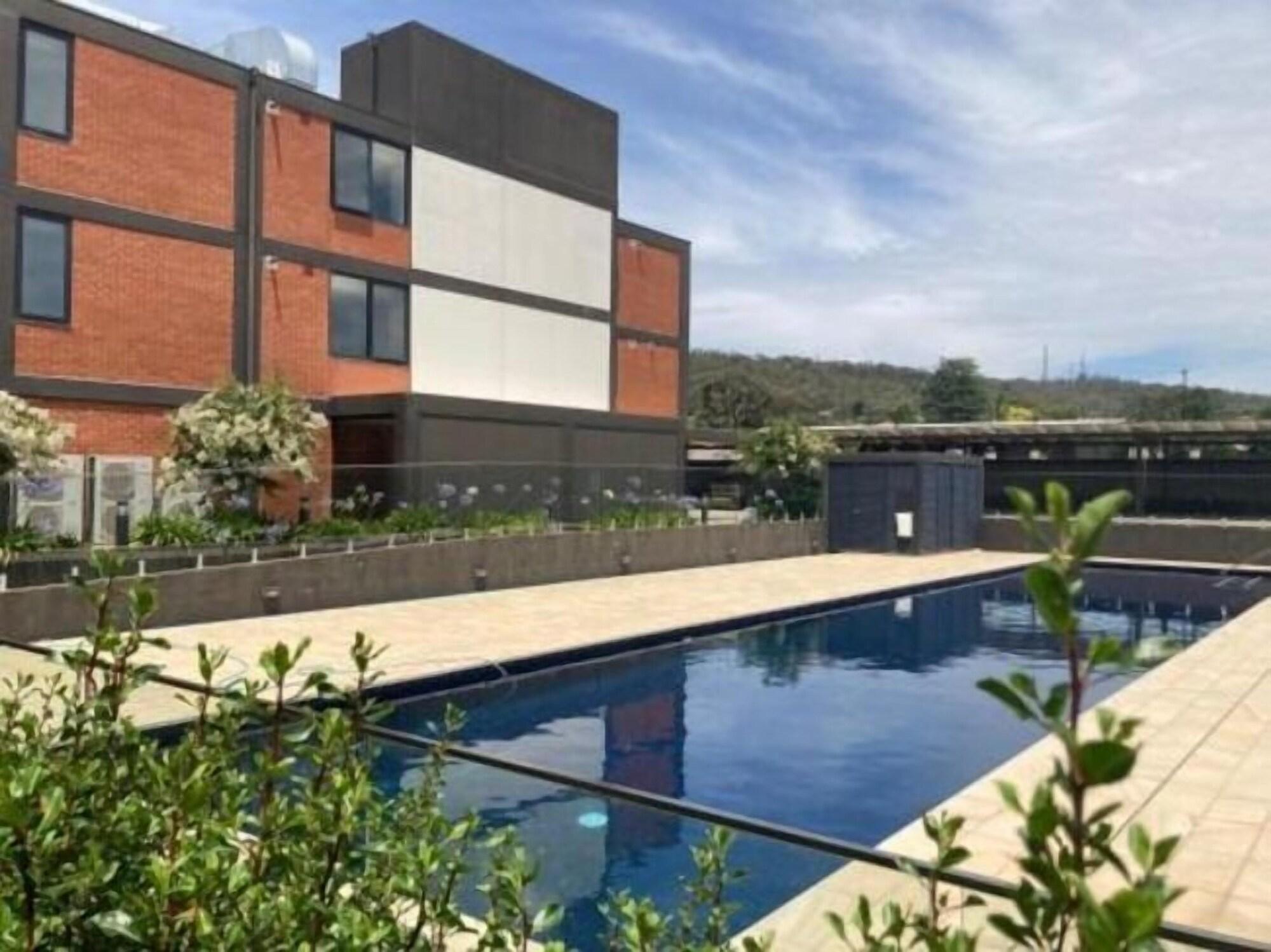 Varios Apartments by the International