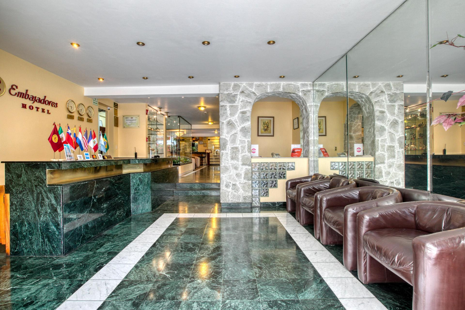Vista Lobby Embajadores Hotel