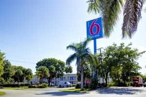 Alojamiento - Motel 6 Lantana, FL
