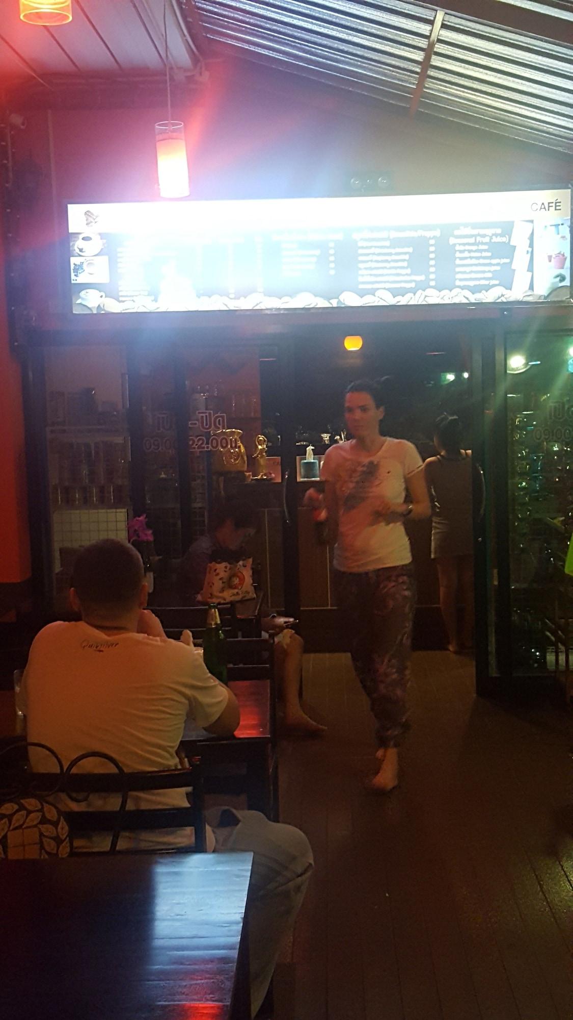 Restaurant Cheaper Room