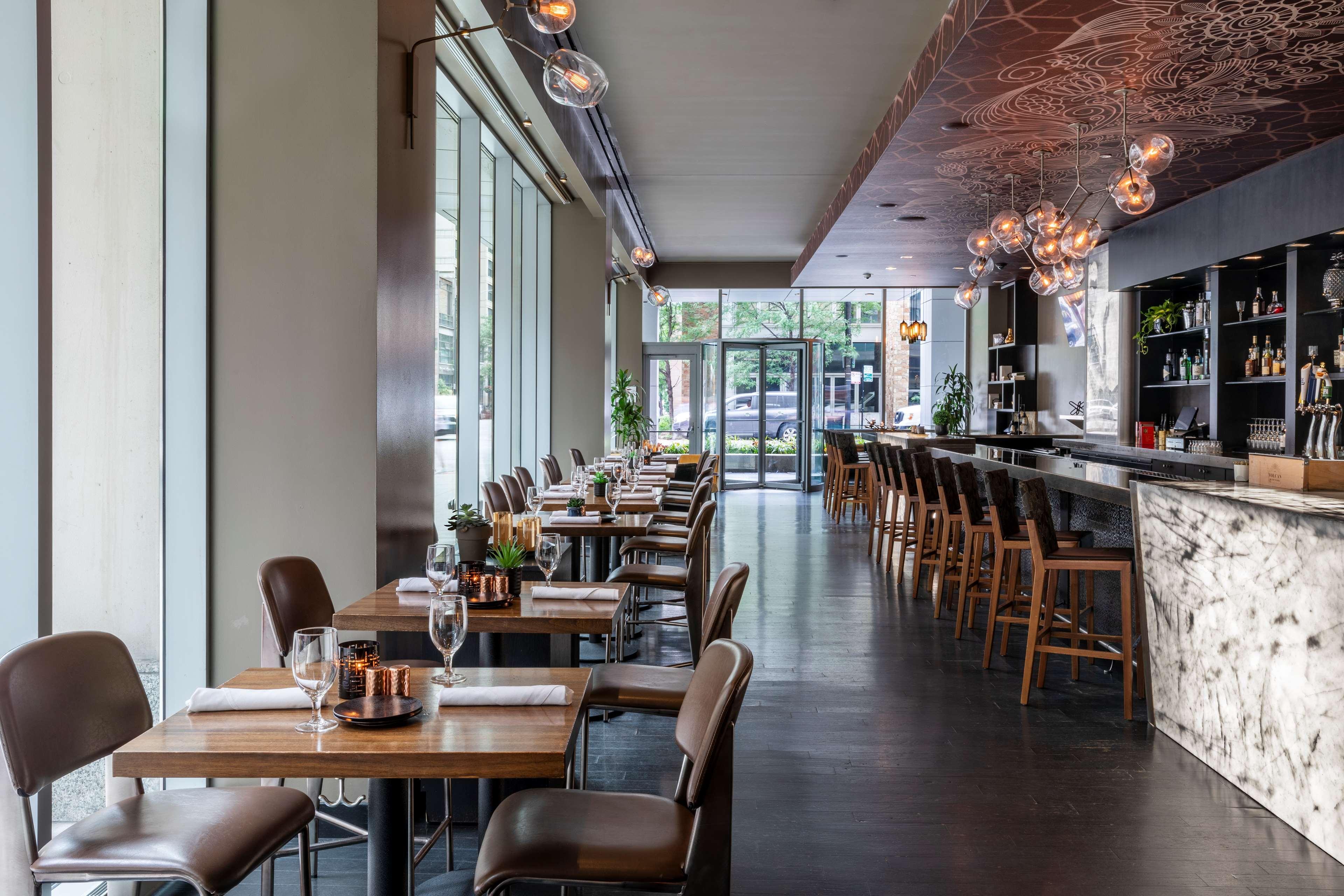 Restaurant The Royal Sonesta Chicago River North