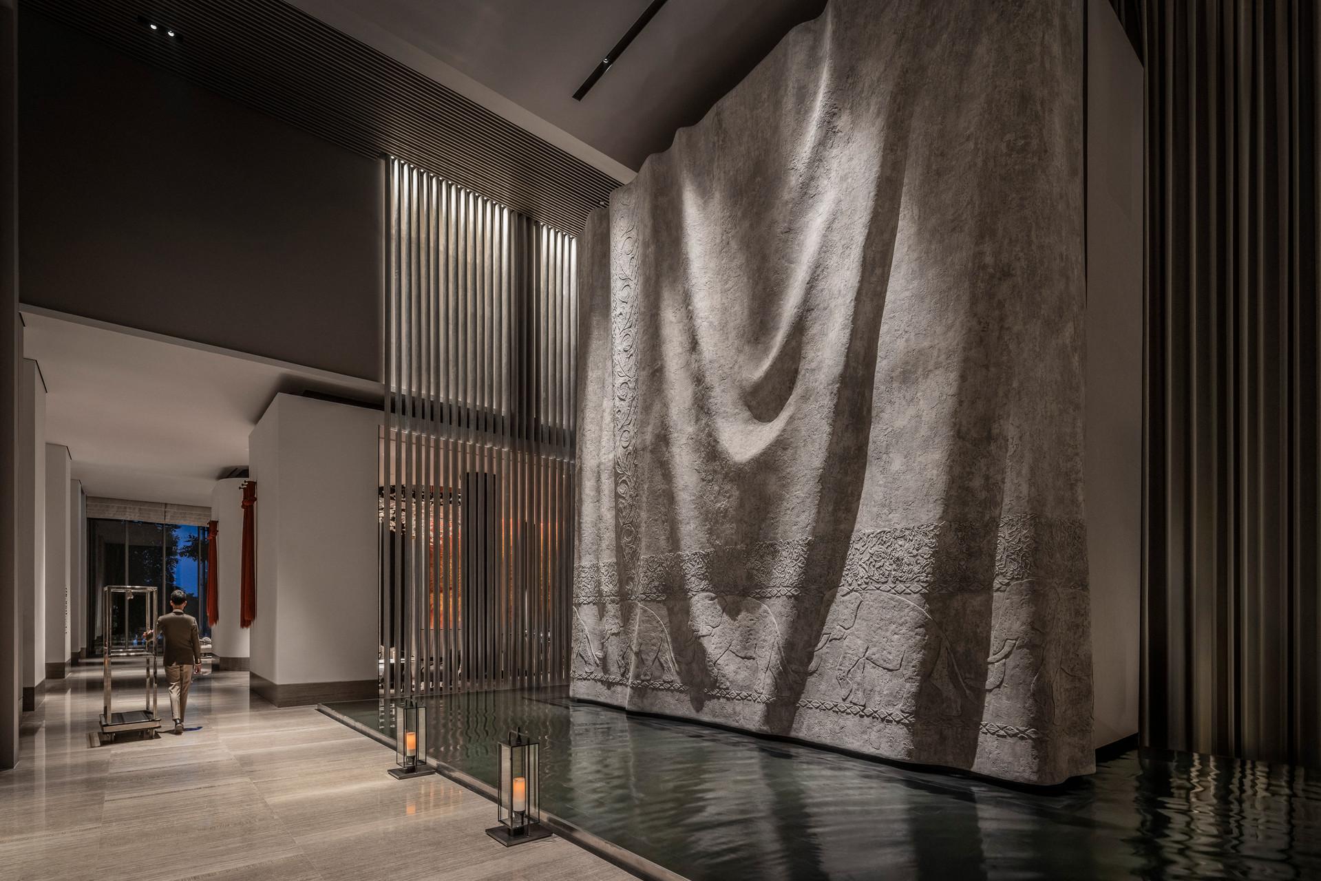Vista Lobby Four Seasons Hotel Bangkok at Chao Phraya River