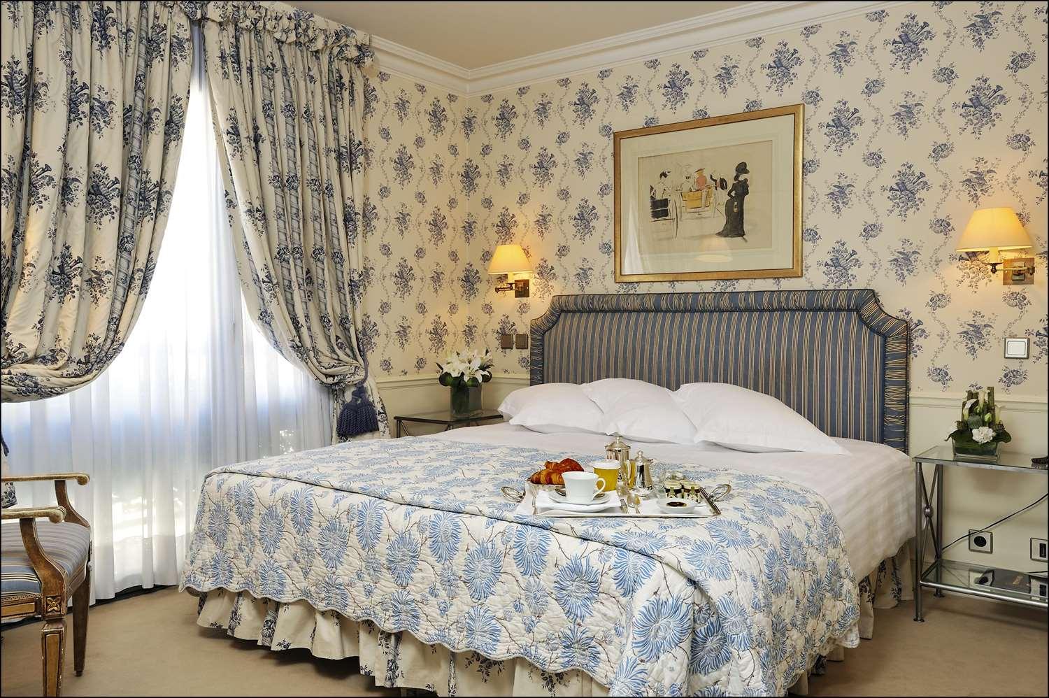 Hotel De Vigny Hotel